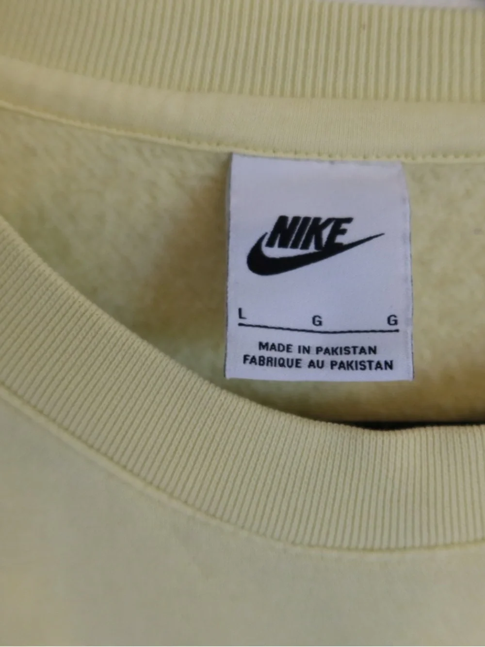 NIKE Pastel Rainbow Outline Logo Crewneck Sweatshirt Size Large Womens